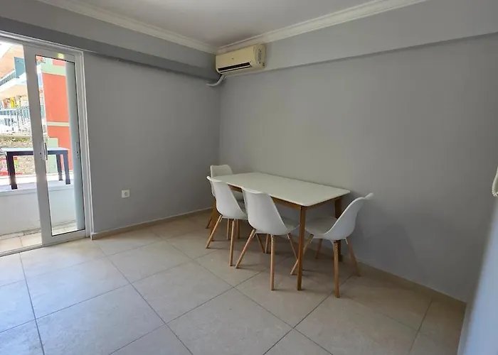 Cozy 6 * Patras
