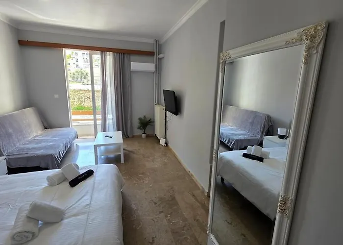 Cozy 6 * Patras