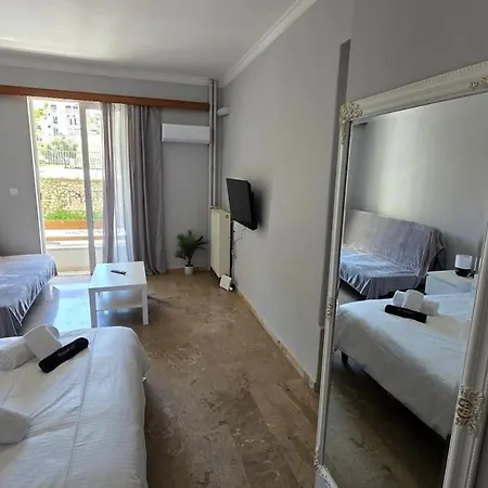 Cozy 6 * Patras